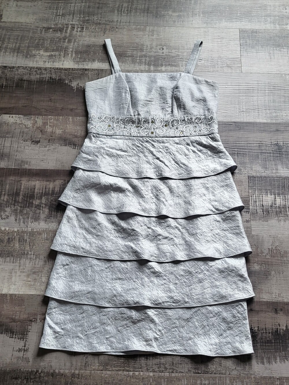 R&M Richards Womens Size 10 Silver Tiered Cocktail Dress Beaded Spaghetti Strap